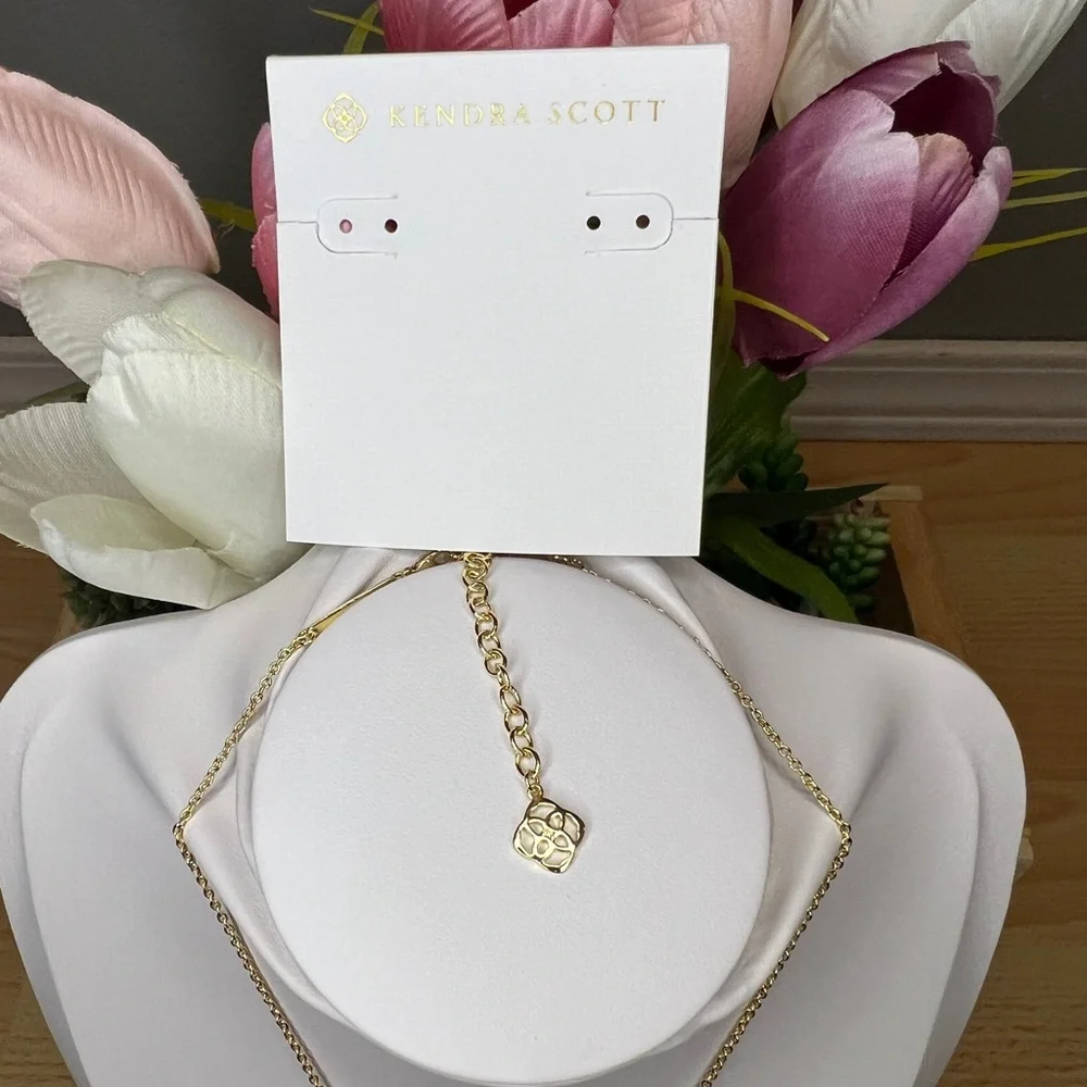 Kendra Scott Elisa Gold Pendant Necklace in Watercolor Illusion